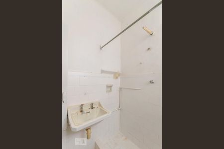 Banheiro de apartamento para alugar com 2 quartos, 58m² em São Cristóvão, Rio de Janeiro