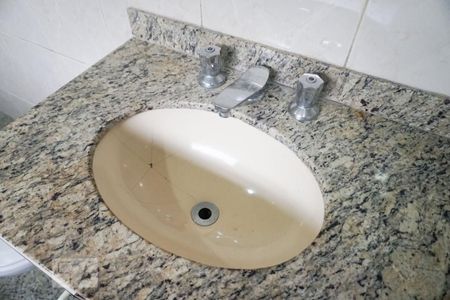 Casa à venda com 300m², 2 quartos e 2 vagasBanheiro