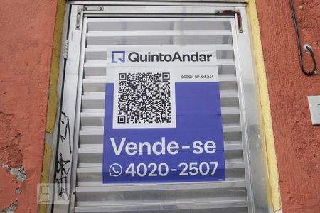 Casa à venda com 300m², 2 quartos e 2 vagasFachada