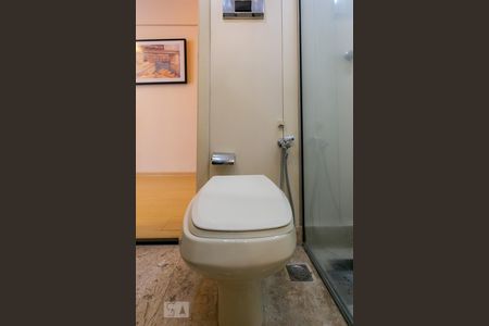 Banheiro de apartamento para alugar com 1 quarto, 42m² em Funcionários, Belo Horizonte