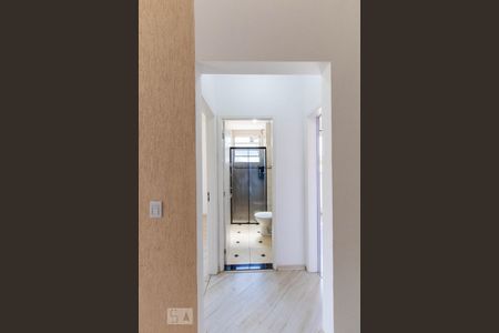 Corredor Quartos e Banheiro de apartamento para alugar com 2 quartos, 55m² em Centro, Cotia