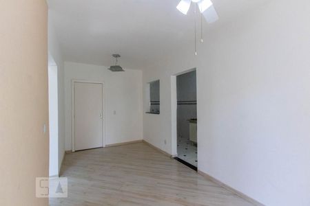 Sala de apartamento para alugar com 2 quartos, 55m² em Centro, Cotia