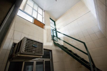 Apartamento à venda com 305m², 3 quartos e sem vaga Apartamento à venda com 305m², 3 quartos e sem vagaEscada