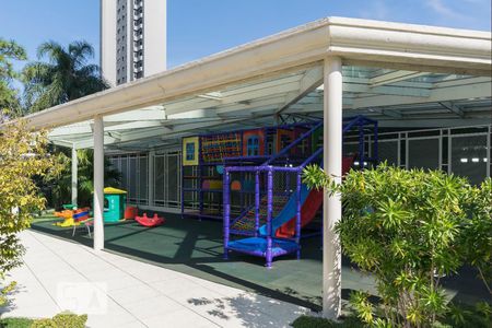 Apartamento à venda com 245m², 4 quartos e 4 vagasPlayground