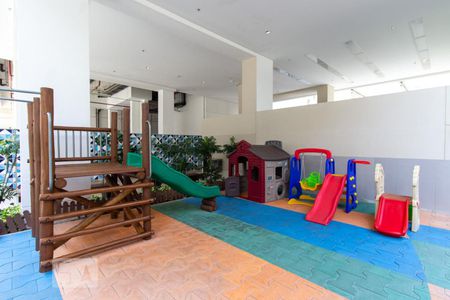 Apartamento para alugar com 178m², 2 quartos e 2 vagas Apartamento para alugar com 178m², 2 quartos e 2 vagasÁrea comum - Playground