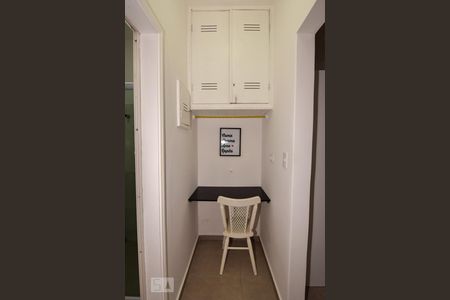 Casa de condomínio para alugar com 55m², 2 quartos e sem vaga Casa de condomínio para alugar com 55m², 2 quartos e sem vagaCorredor