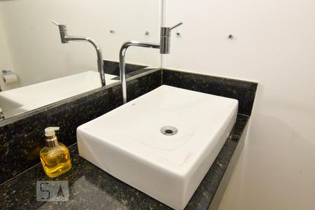 Casa de condomínio para alugar com 55m², 2 quartos e sem vaga Casa de condomínio para alugar com 55m², 2 quartos e sem vagaBanheiro