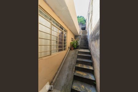 Casa à venda com 200m², 3 quartos e 1 vagaEscada