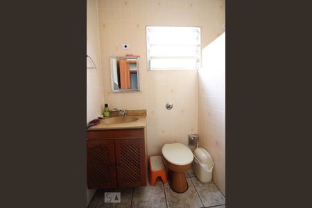 Casa à venda com 210m², 2 quartos e 2 vagasBanheiro Social