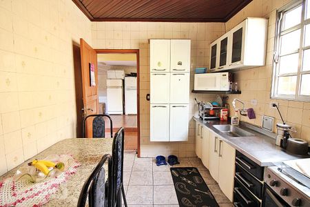 Casa à venda com 210m², 2 quartos e 2 vagasCozinha