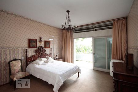 Casa à venda com 600m², 4 quartos e 8 vagasSuíte