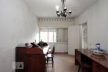 Casa à venda com 600m², 4 quartos e 8 vagasQuarto 1