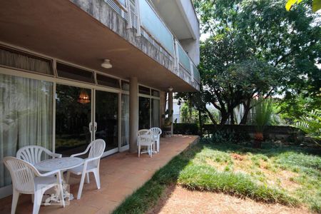 Casa à venda com 600m², 4 quartos e 8 vagasÁrea Externa