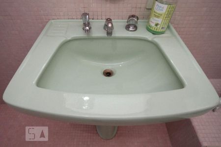 Casa à venda com 600m², 4 quartos e 8 vagasBanheiro