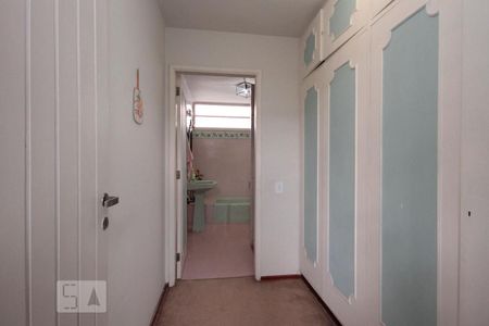 Casa à venda com 600m², 4 quartos e 8 vagasBanheiro