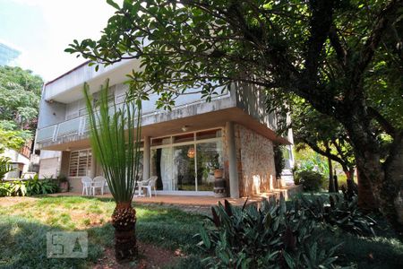 Casa à venda com 600m², 4 quartos e 8 vagasÁrea Externa