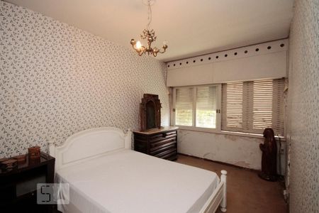 Casa à venda com 600m², 4 quartos e 8 vagasQuarto de Serviço