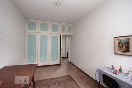Casa à venda com 600m², 4 quartos e 8 vagasQuarto 2