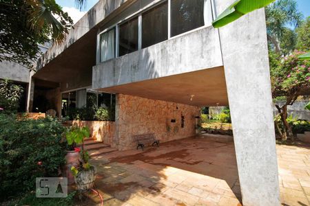 Casa à venda com 600m², 4 quartos e 8 vagasÁrea Externa