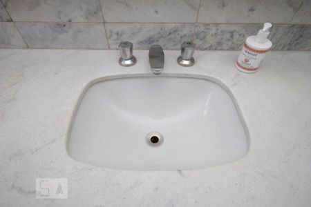 Casa à venda com 600m², 4 quartos e 8 vagasBanheiro da Suíte