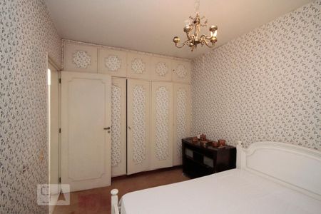 Casa à venda com 600m², 4 quartos e 8 vagasQuarto de Serviço