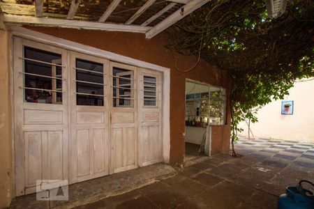 Garagem de casa à venda com 3 quartos, 200m² em Glória, Porto Alegre