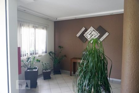 Hall de Entrada do bloco de apartamento para alugar com 3 quartos, 55m² em Vila Araguaia, São Paulo