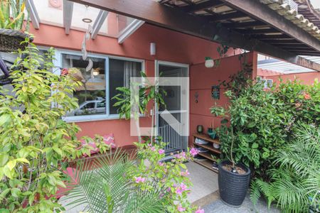 Casa de condomínio à venda com 122m², 3 quartos e 1 vagaVaranda