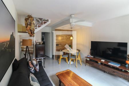 Sala de casa de condomínio para alugar com 3 quartos, 122m² em Vargem Grande, Rio de Janeiro