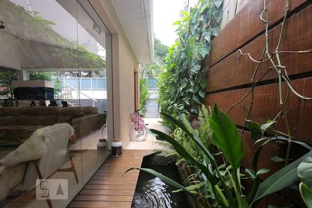 Casa para alugar com 430m², 5 quartos e 2 vagasQuintal