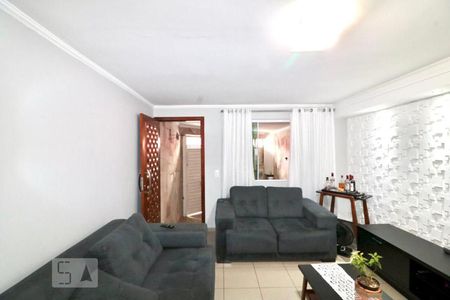 Sala de casa à venda com 2 quartos, 130m² em Vila Carrão, São Paulo