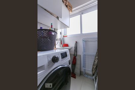 Apartamento à venda com 65m², 2 quartos e 1 vagaÁrea de Serviço