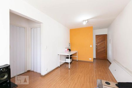Sala de apartamento à venda com 2 quartos, 56m² em Jardim Lucinda, São Paulo