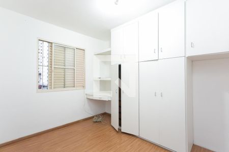 Quarto 2 de apartamento para alugar com 2 quartos, 56m² em Jardim Lucinda, São Paulo