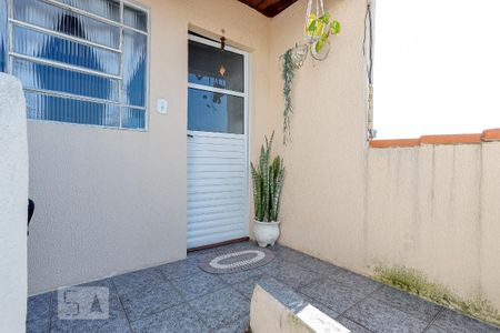 Casa para alugar com 57m², 2 quartos e 1 vaga