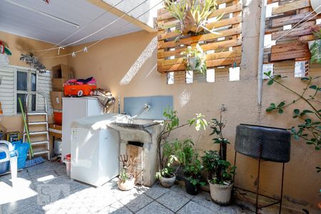 Casa para alugar com 57m², 2 quartos e 1 vaga