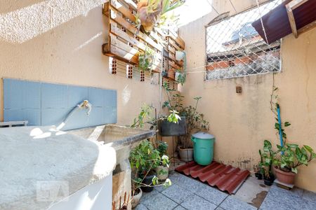 Casa para alugar com 57m², 2 quartos e 1 vaga