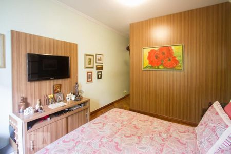 Casa à venda com 270m², 2 quartos e 2 vagasSuíte