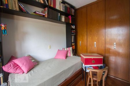 Casa à venda com 270m², 2 quartos e 2 vagasQuarto