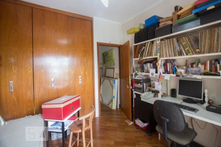 Casa à venda com 270m², 2 quartos e 2 vagasQuarto