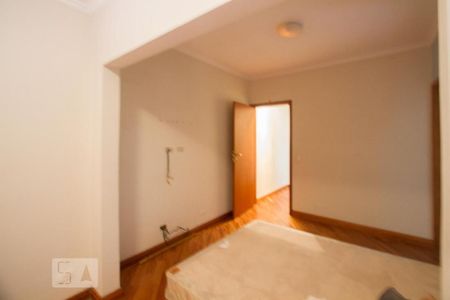 Casa à venda com 270m², 2 quartos e 2 vagasQuarto Casa 2