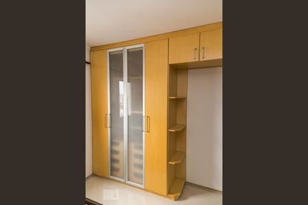 Apartamento para alugar com 72m², 3 quartos e 2 vagas Apartamento para alugar com 72m², 3 quartos e 2 vagasSuíte