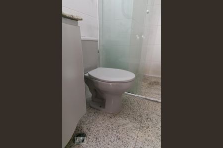 Apartamento para alugar com 72m², 3 quartos e 2 vagas Apartamento para alugar com 72m², 3 quartos e 2 vagasBanheiro