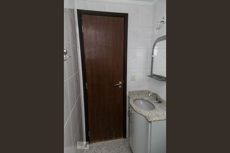 Apartamento para alugar com 72m², 3 quartos e 2 vagas Apartamento para alugar com 72m², 3 quartos e 2 vagasBanheiro