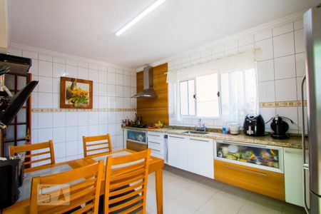 Casa à venda com 207m², 4 quartos e 4 vagasCozinha