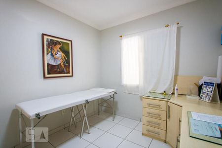 Casa à venda com 207m², 4 quartos e 4 vagasQuarto de serviço