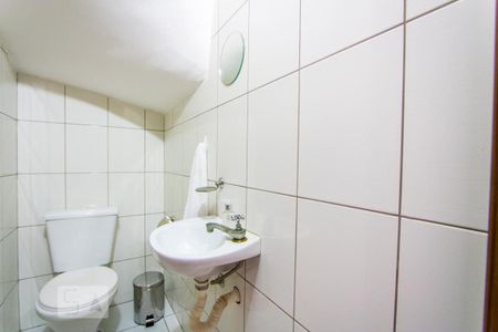 Casa à venda com 207m², 4 quartos e 4 vagasBanheiro de serviço