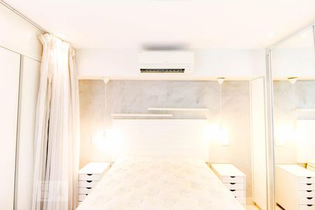 Quarto de kitnet/studio para alugar com 1 quarto, 50m² em Campo Belo, São Paulo