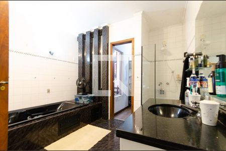 Casa à venda com 380m², 4 quartos e 3 vagasBanheiro da Suíte 