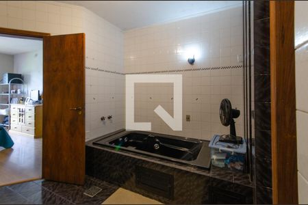 Casa à venda com 380m², 4 quartos e 3 vagasBanheiro da Suíte 